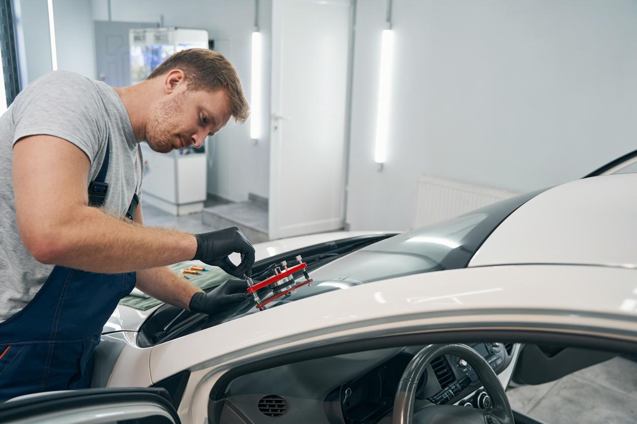 The Windshield Replacement Process at Super Auto Glass: A Step-by-Step ...